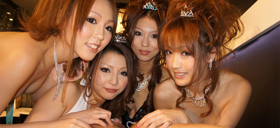 Hot babes are amusing rich guys in the club